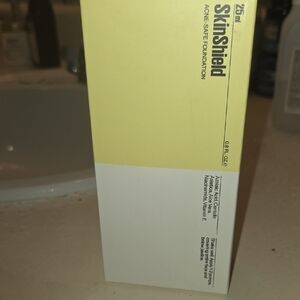 Acne-Safe Foundation - Yellow